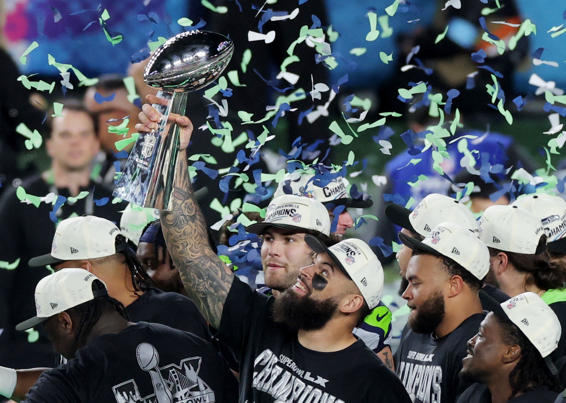 Seattle Seahawks é vendido por US$ 9,6 bilhões e bate recorde da NFL