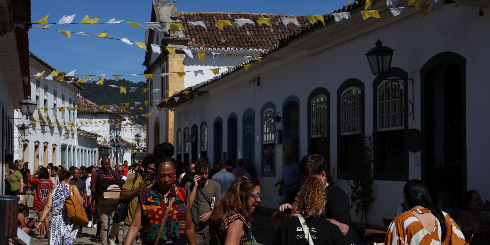 Festa Literária Internacional de Paraty até o Domingo