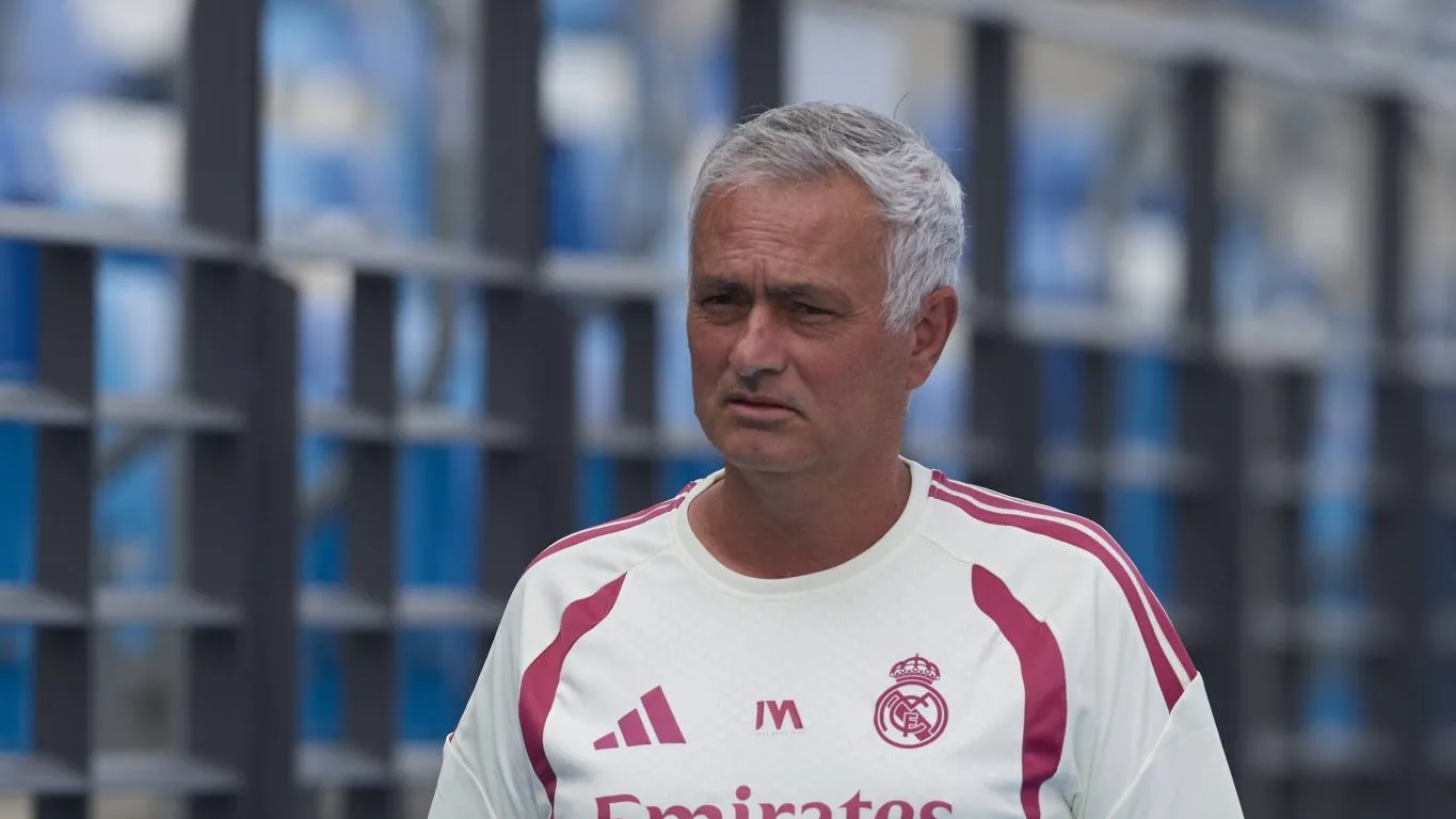 Mourinho: Real Madrid Opta por Experiência e Rendimento Imediato
