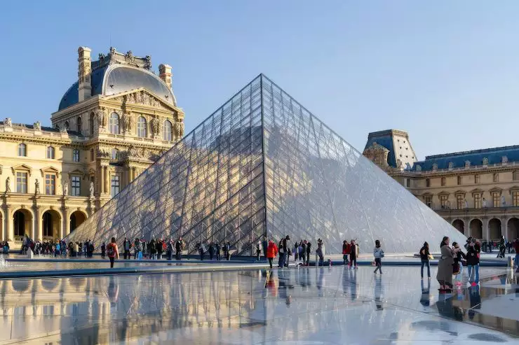 França Anuncia Medidas para Fortalecer Segurança em Museus