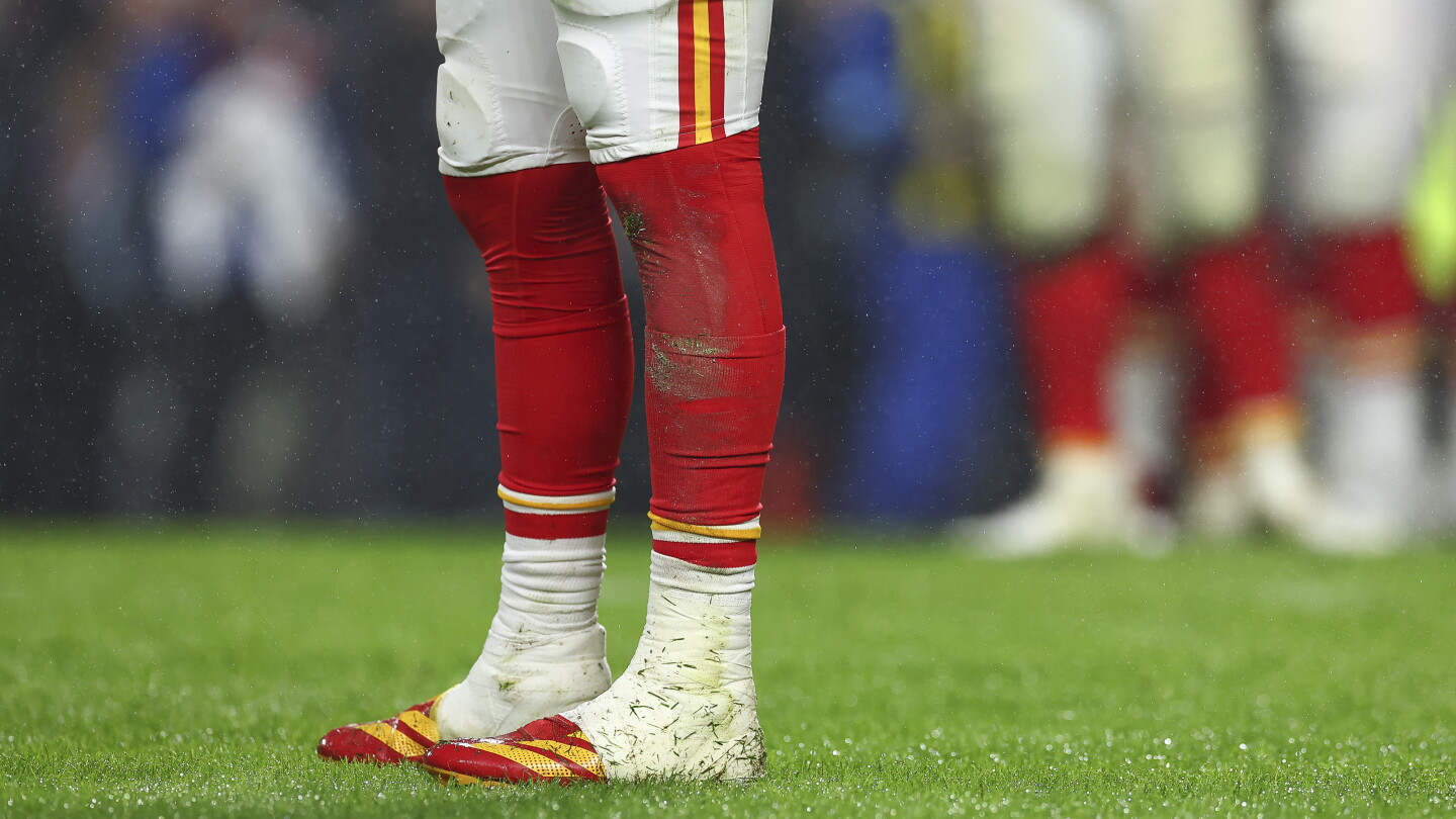 KC Chiefs Deciding on New Stadium: Will It Be Grass or Turf?
