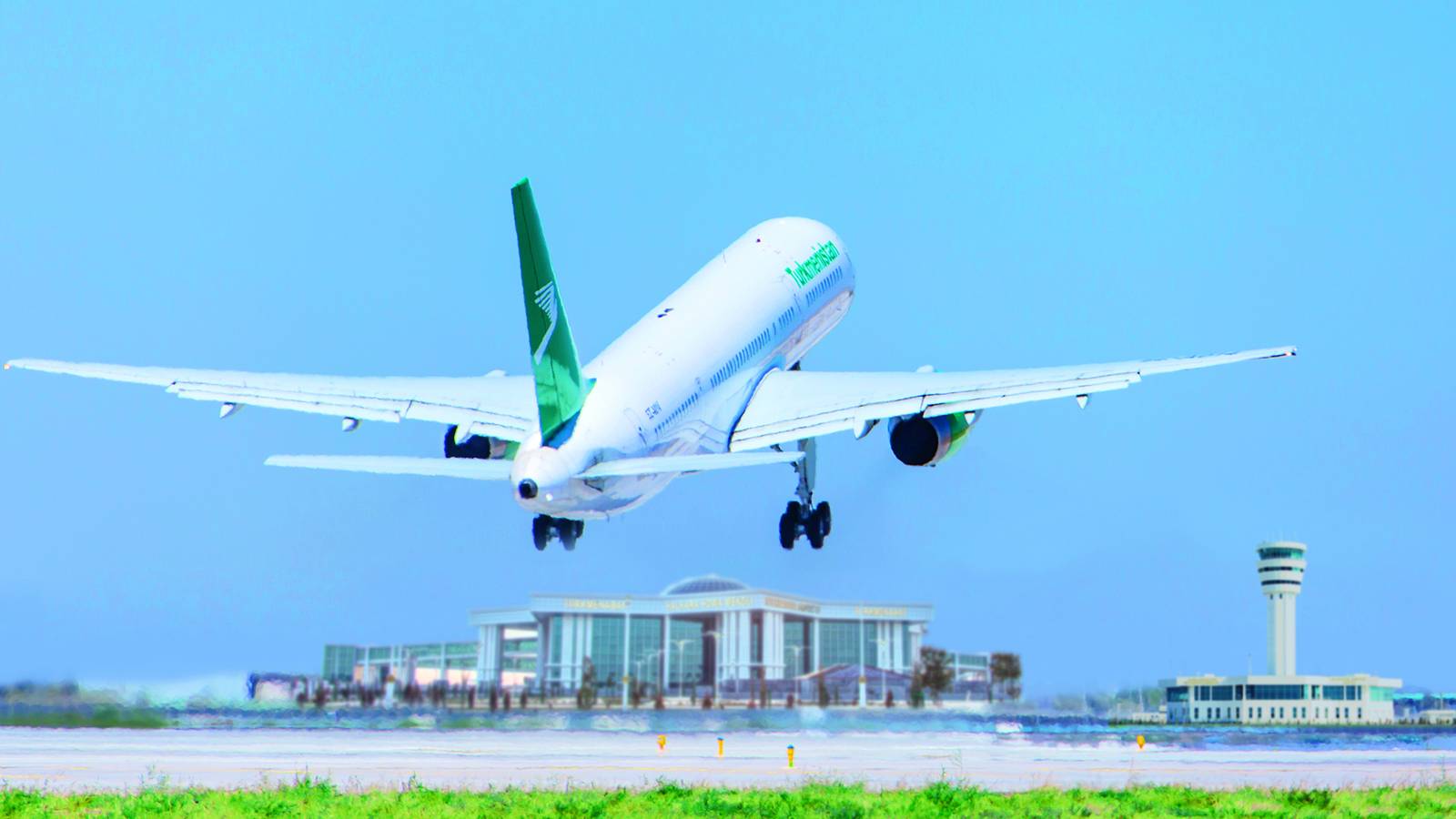 Turkmenistan Airlines: Classe Executiva de Londres a Bangkok surpreende com regras incomuns