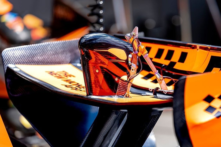 McLaren Evita Detalhes Sobre Asa Traseira Rotativa