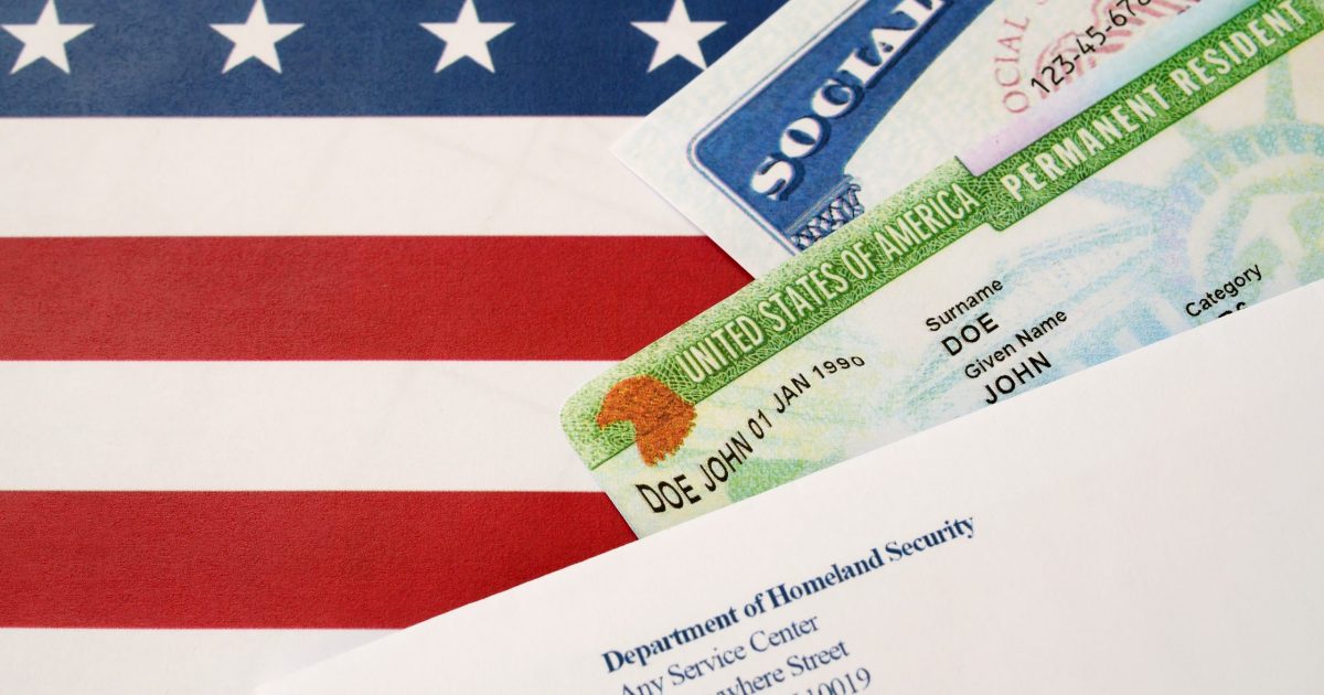 Green Card: o que é e como conquistar a residência permanente nos EUA