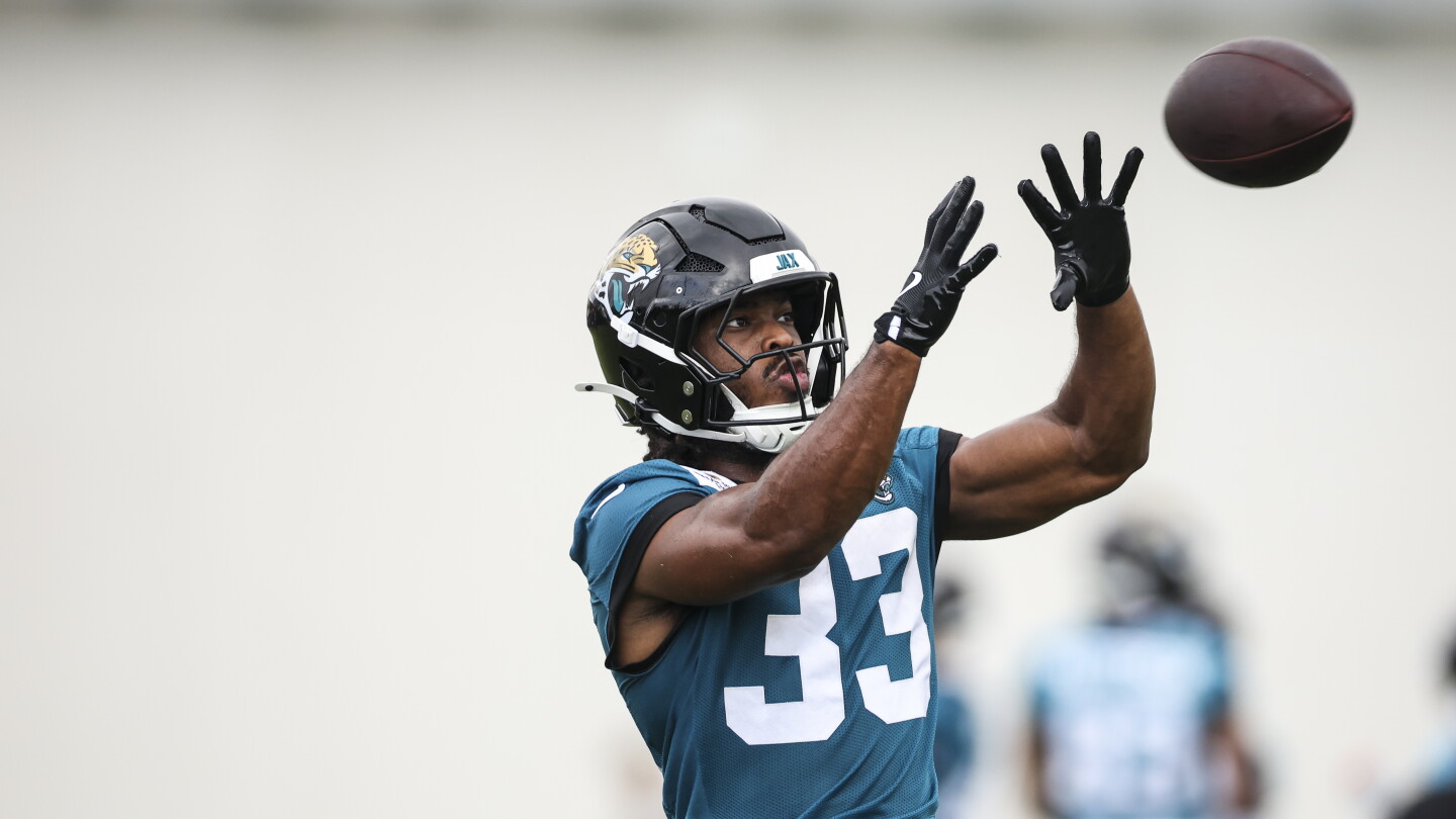 Jaguars Coach Liam Coen Sees Big Year for Bhayshul Tuten