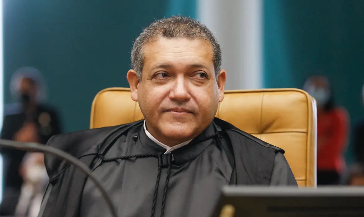 Nunes Marques Permite Uso de IA em Campanhas Eleitorais com Restrições