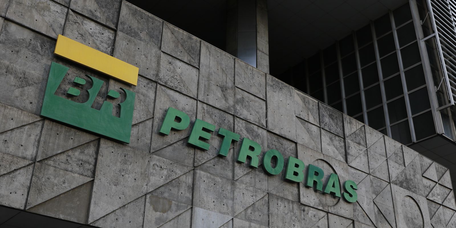 Petrobras registra lucro recorde de R$ 52,4 bilhões no segundo trimestre