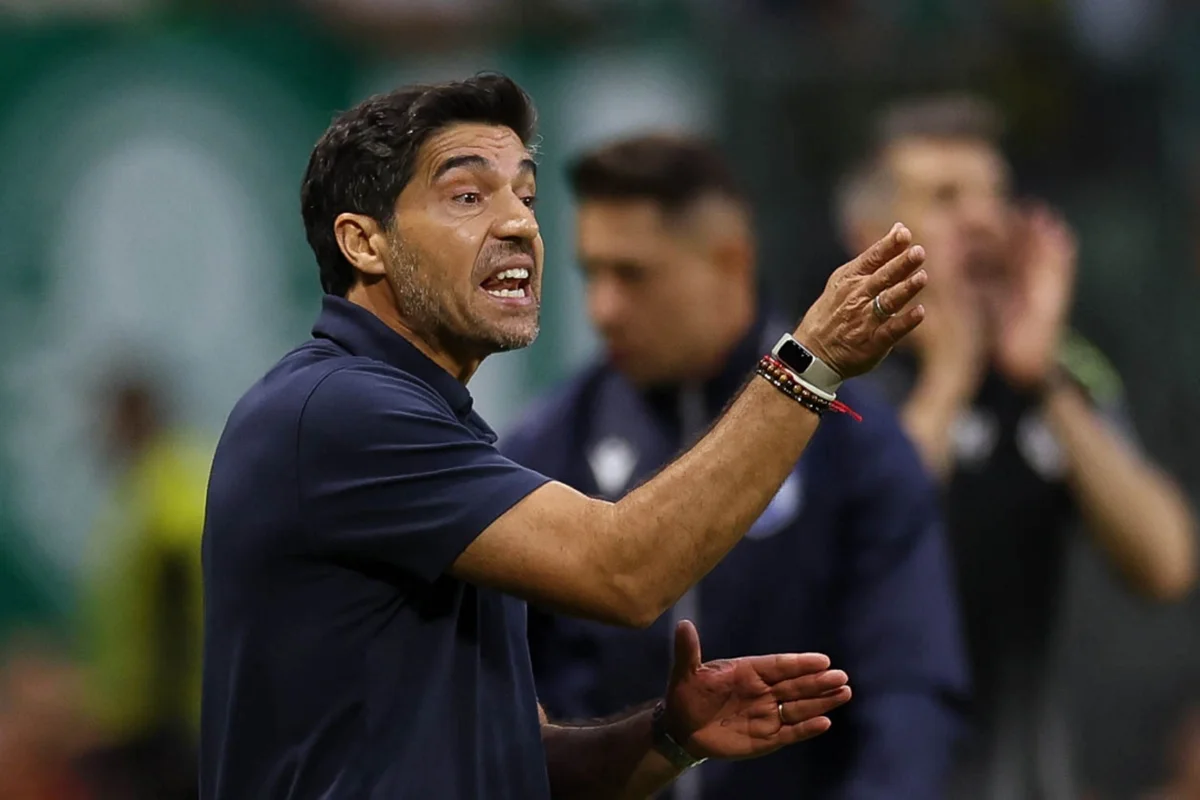 Abel Ferreira lamenta atuação 'muito abaixo' do Palmeiras em empate com Internacional