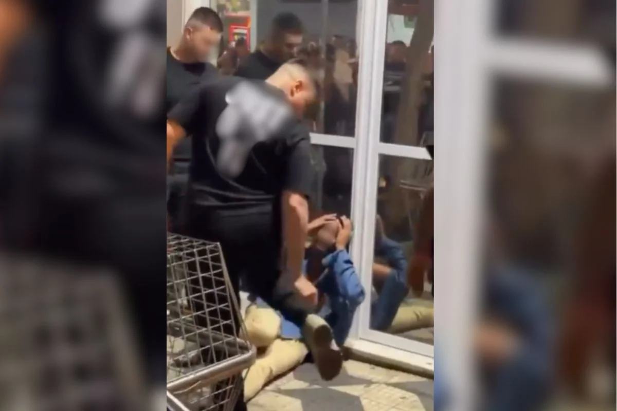 Cliente afirma ter sido espancado por seguranças de bar em SP após discussão
