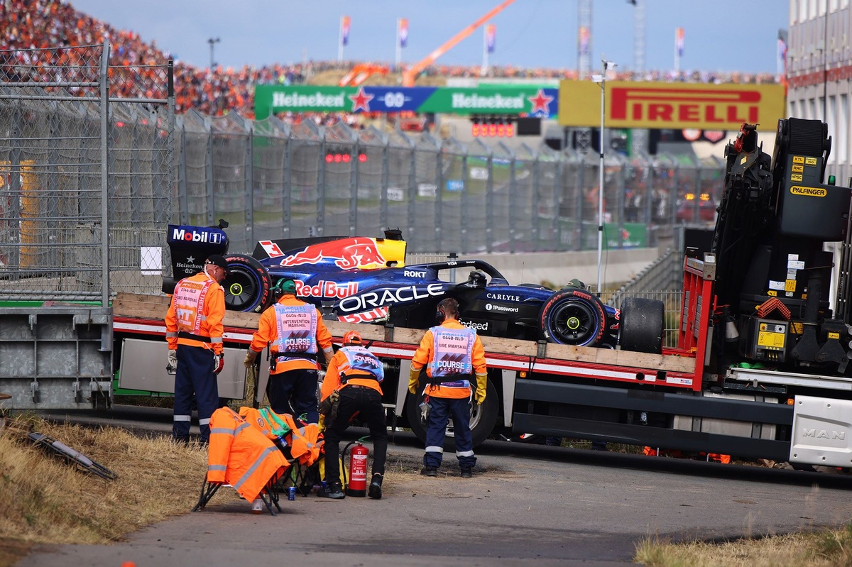 Verstappen's F1 Dutch GP Crash Cause: Squeezed on Grass at Turn 1