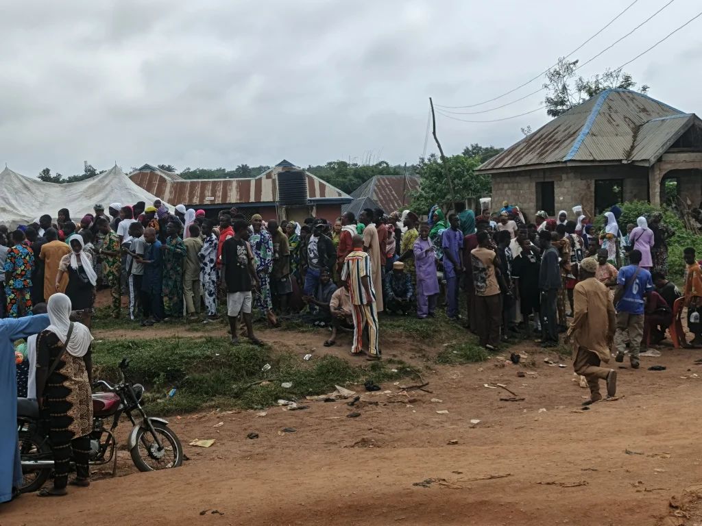 Massive Turnout at Bola Oyebamiji’s Polling Unit as Osun Voters Cast Ballots