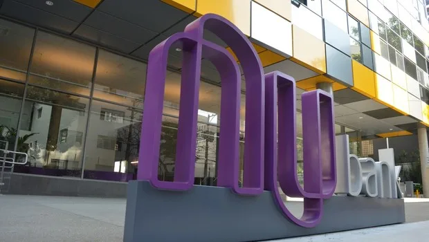 Batalha dos bancos: Nubank (ROXO34) e Inter (INBR32) se destacam em diferentes indicadores