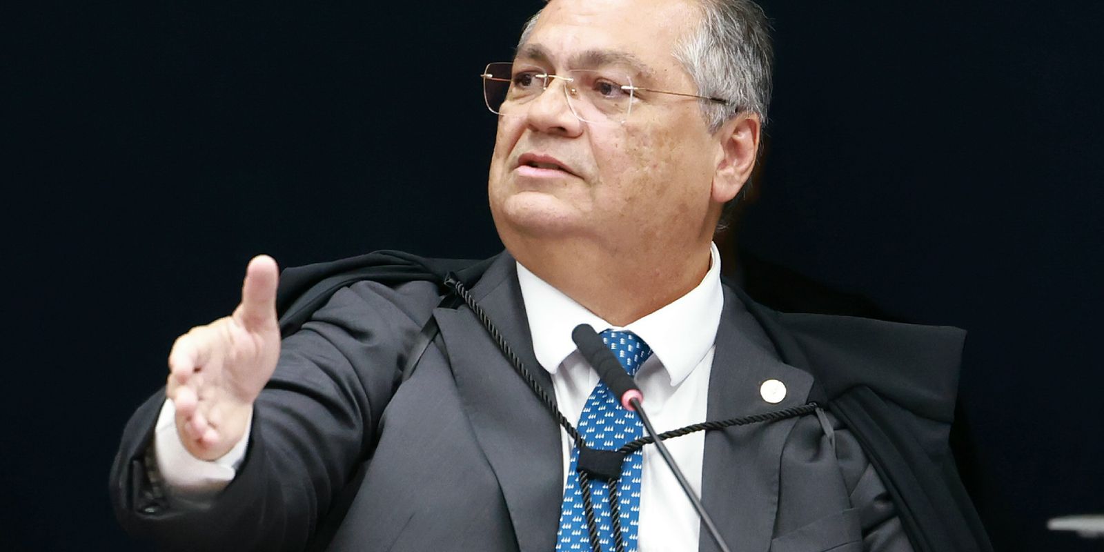 Dino anula emendas indicadas por dirigentes sem mandato e exige controle do Congresso