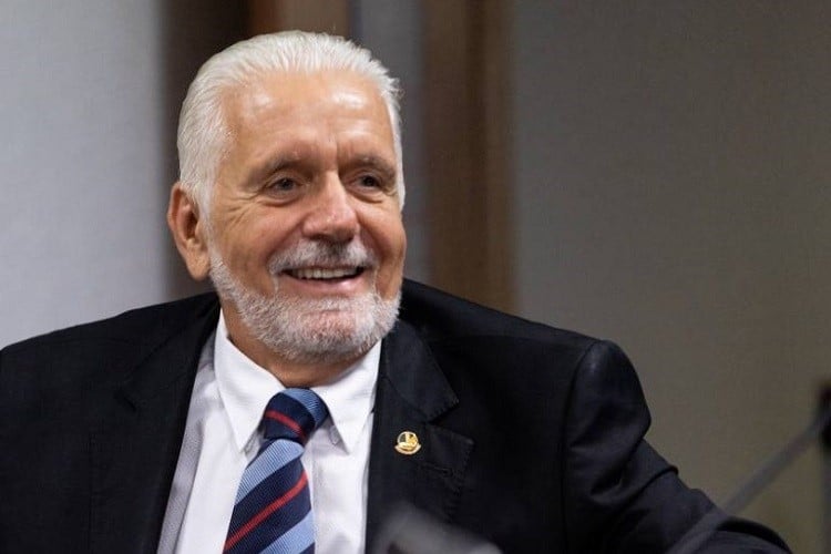 Polícia Federal Suspeita de Jaques Wagner Atuarem em Favor do Banco Master