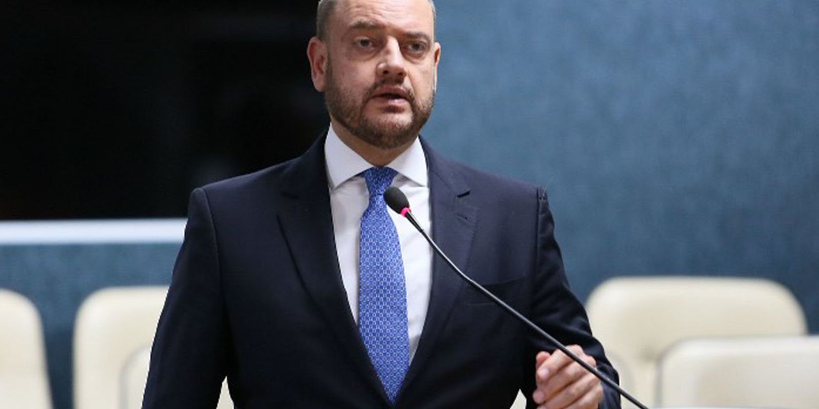 Rio corta 6,1 mil cargos comissionados e prevê economia de R$ 221 milhões
