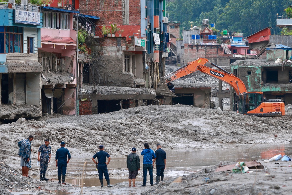 Avalanche na fronteira entre Nepal e China deixa 1.273 mortos e quase 5 mil desaparecidos