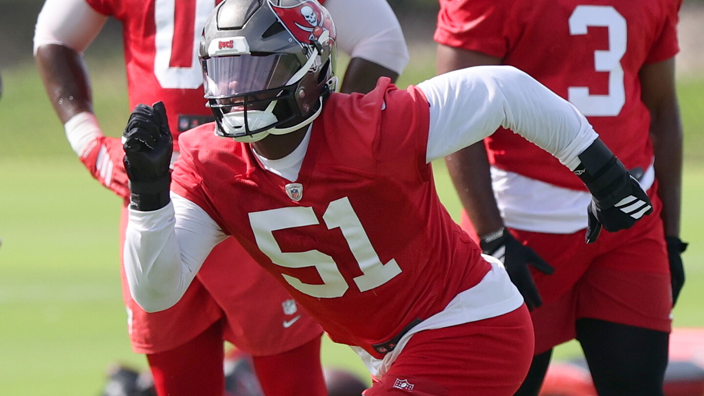 Buccaneers' David Walker Back on Field After ACL Injury