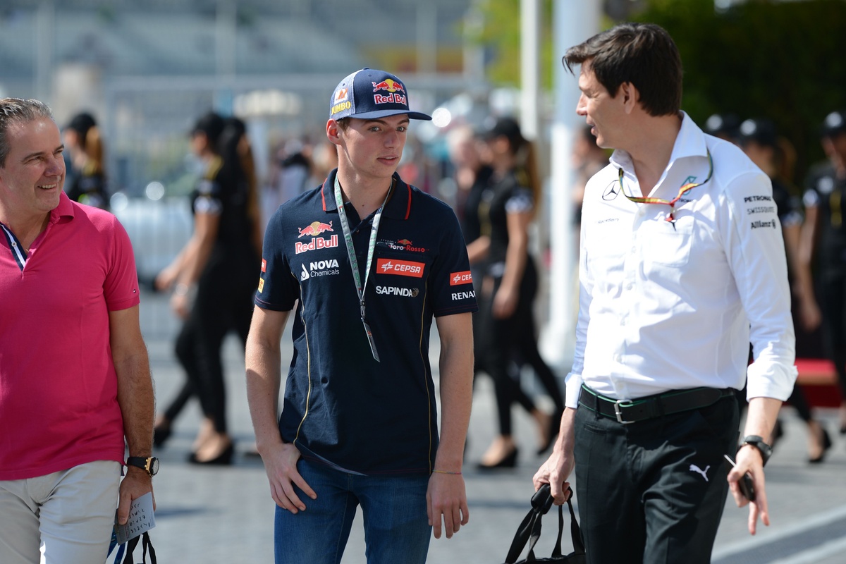Max Verstappen and Toto Wolff Together on Holiday: Is Mercedes Planning a Move?