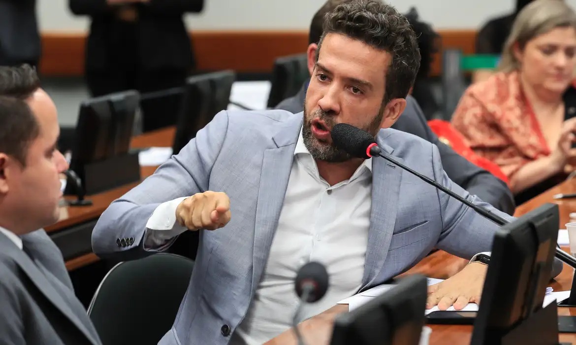 Toffoli envia PGR queixa-crime de Flávio contra Janones por injúria