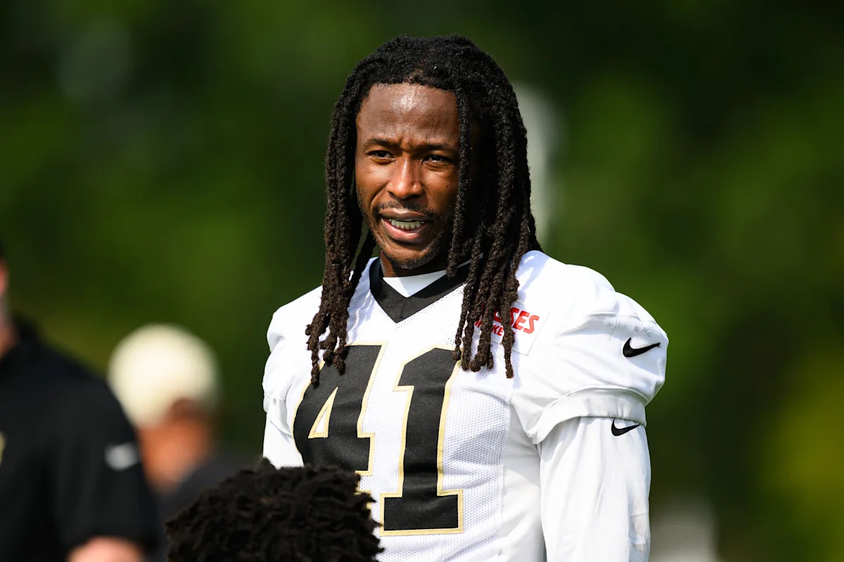 Alvin Kamara Sidelined for at Least a Month with Sprained MCL, Saints Offense Takes Another Hit