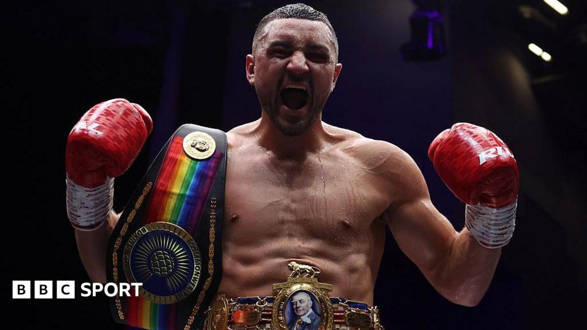 Simpson Defeats Williamson to Capture Super-Middleweight Titles