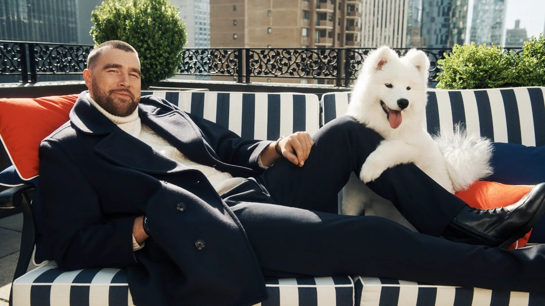 Travis Kelce e Taylor Swift revelam novo pet em fotos oficiais para o público