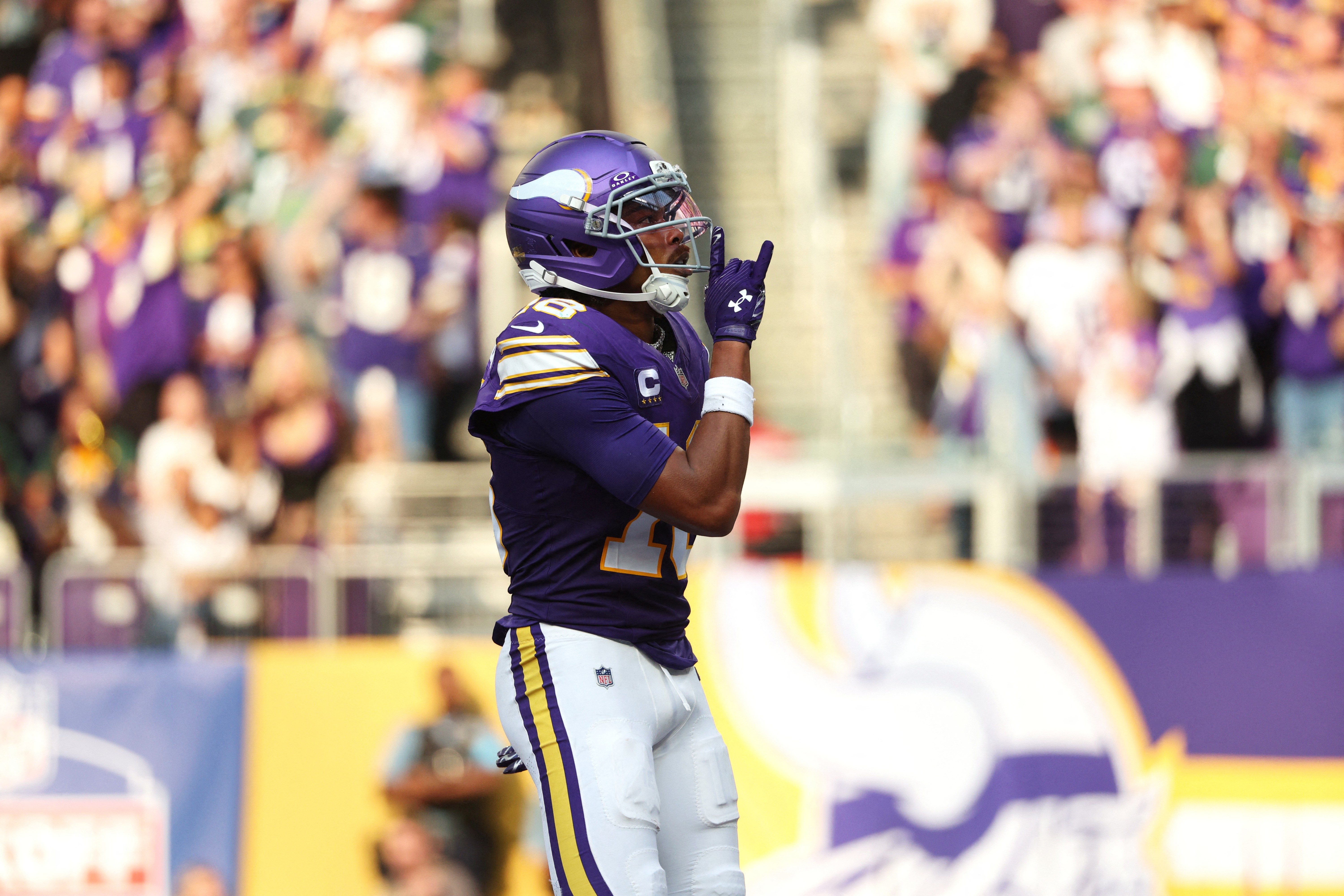 NFL: Kyler Murray se lesiona, mas Vikings viram sobre os Packers na estreia da temporada