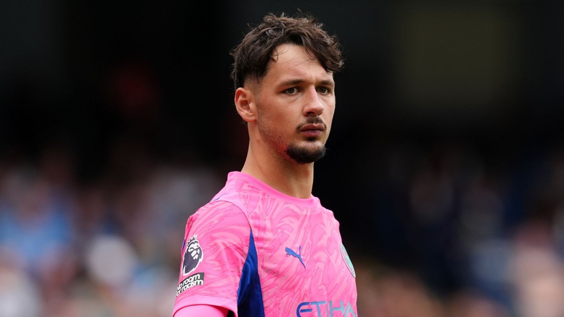 Leeds perto de fechar contratação recorde e agita mercado do futebol inglês