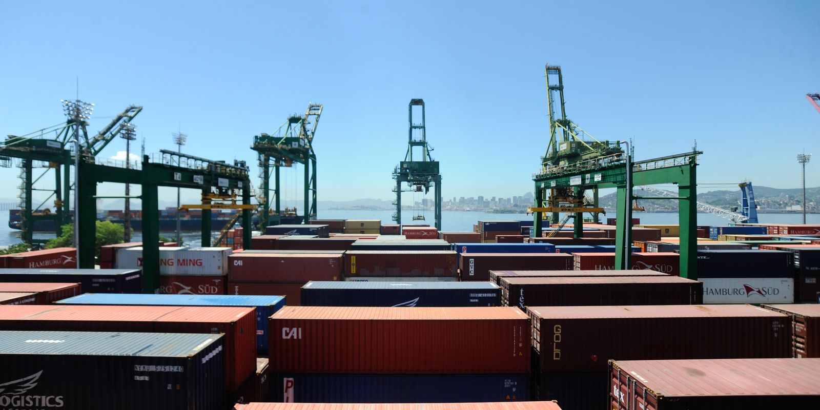 Tarifaço dos EUA deve impactar setores exportadores brasileiros