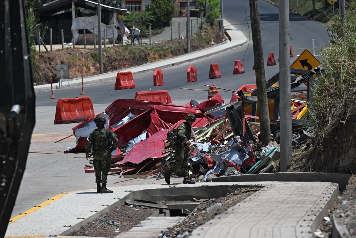 Ataque com Explosivos Occorre em Colômbia logo após Posse do Novo Presidente
