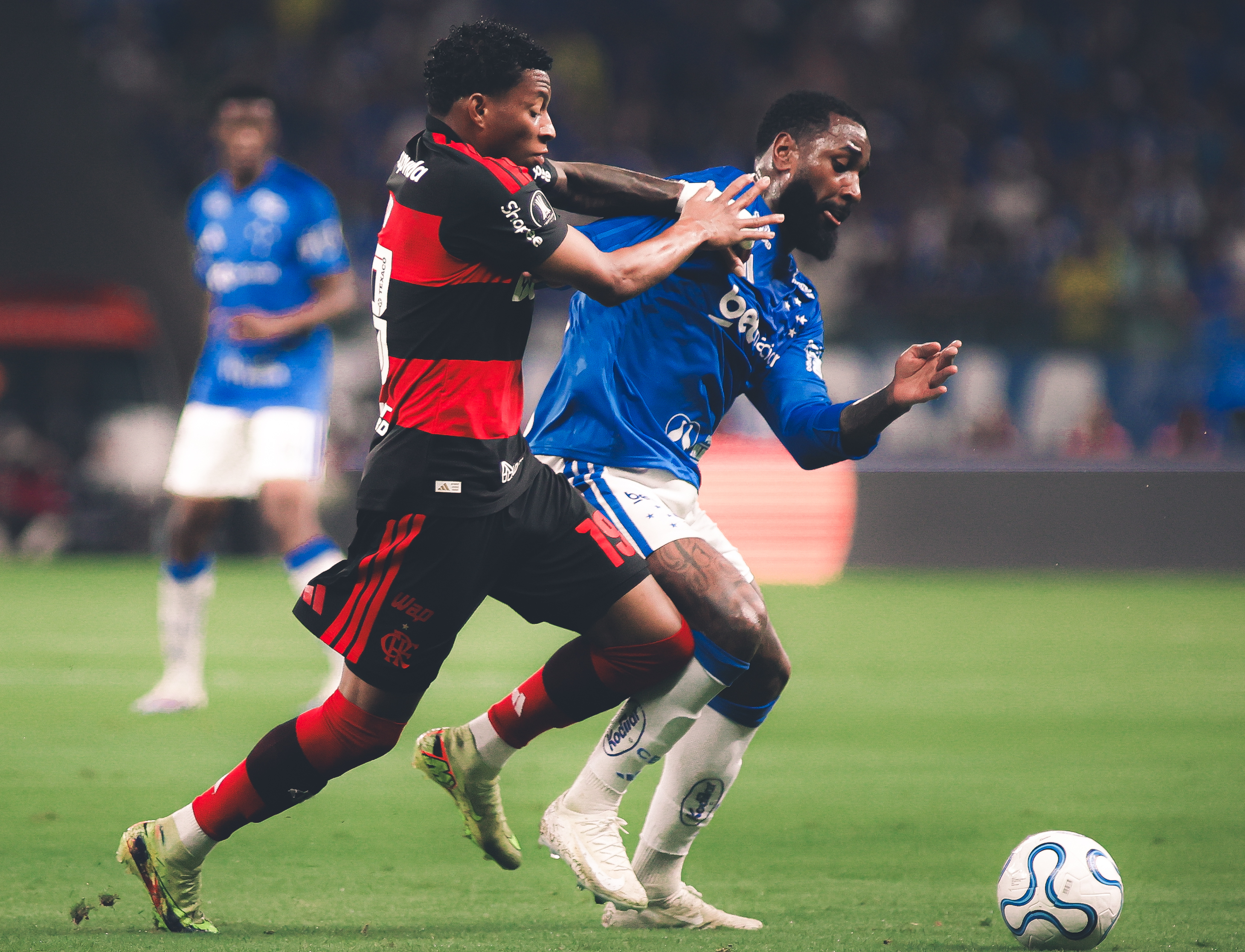 Libertadores: Cruzeiro e Flamengo empatam em 1 a 1 no Mineirão e definem vaga no Maracanã