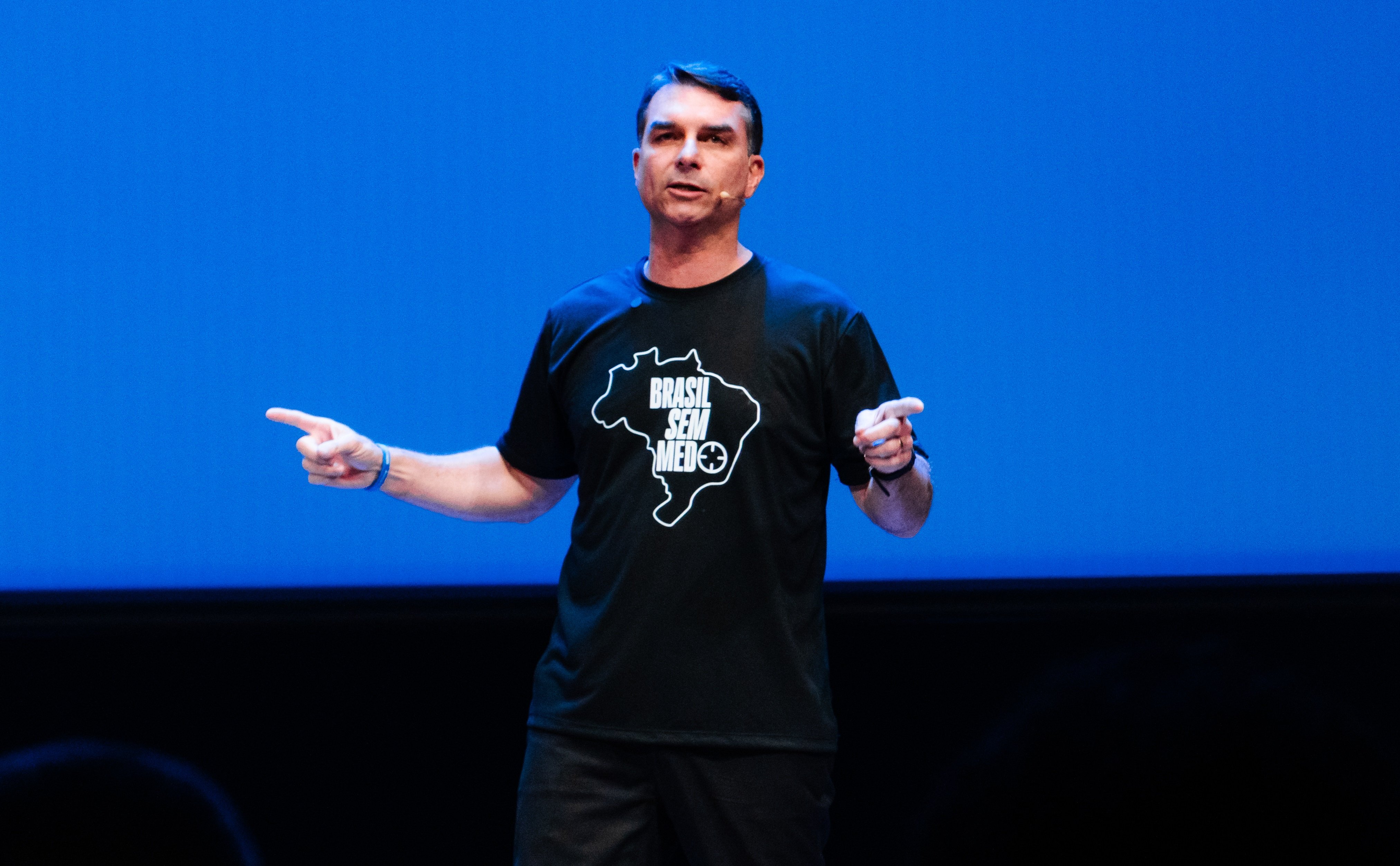 Flávio Bolsonaro defende envio de observadores internacionais para as eleições brasileiras