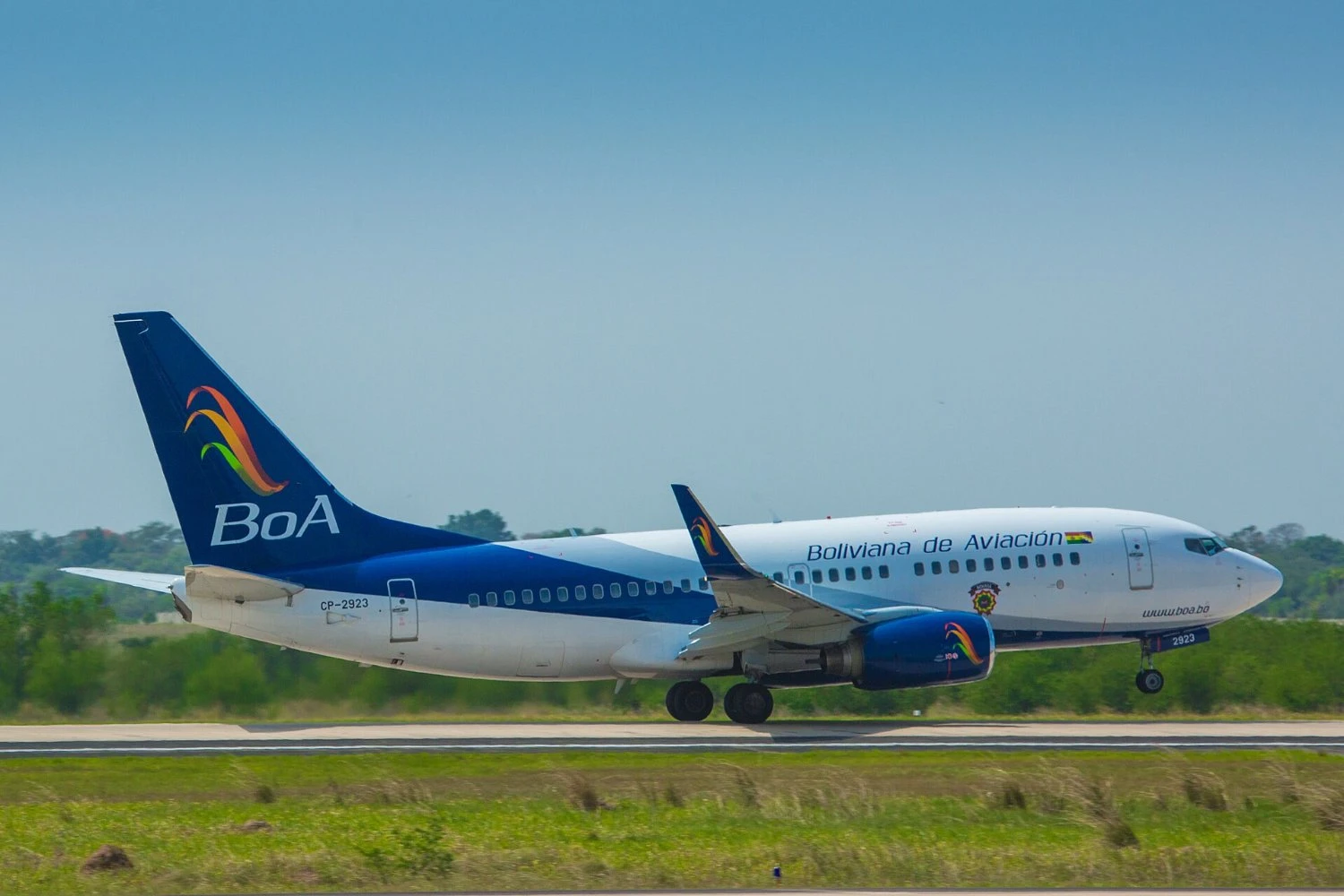 Governo da Bolívia avalia arrendamento de 10 jatos Embraer para a BoA