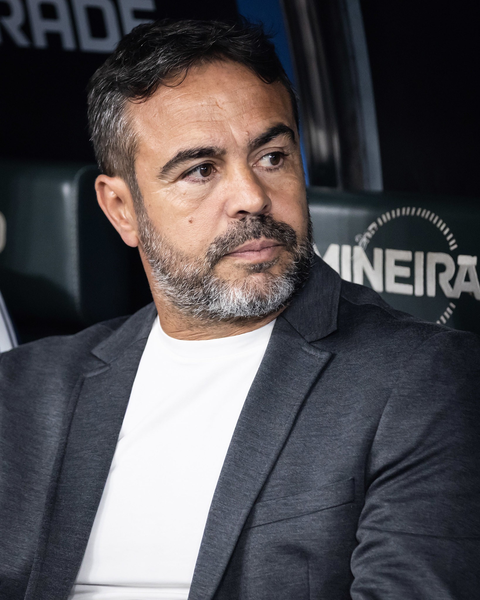 Artur Jorge explica reação à arbitragem após Cruzeiro x Flamengo