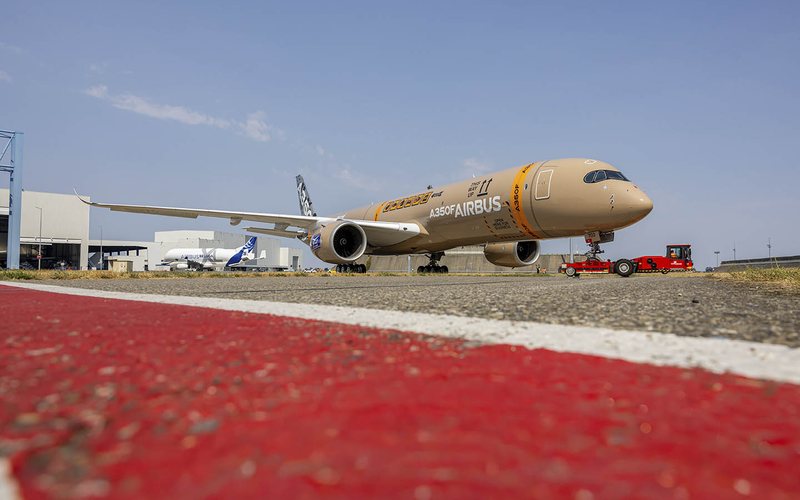 Airbus revela A350F, seu novo cargueiro, com pintura inédita e mira em mercado bilionário