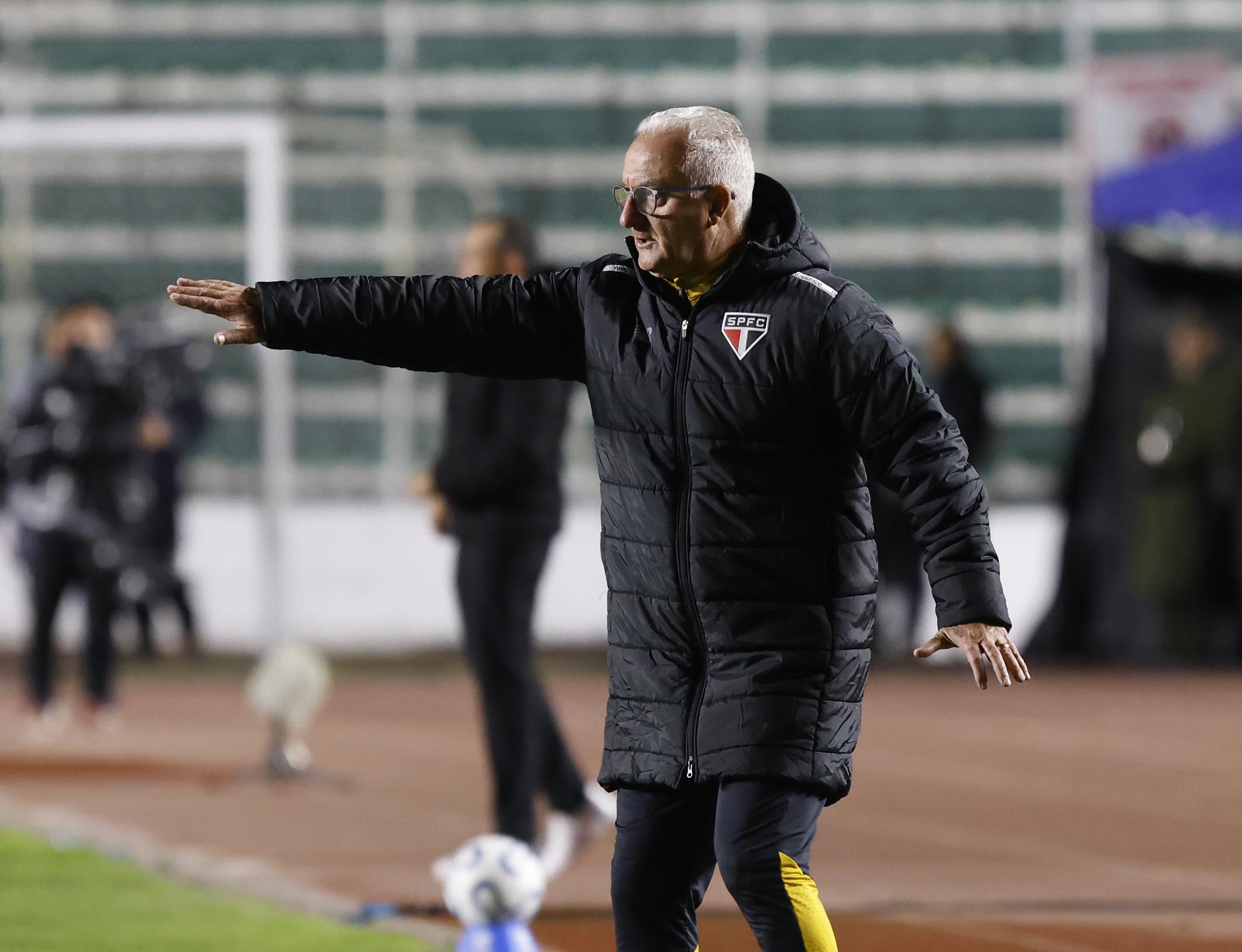 Dorival exalta postura do São Paulo em empate na altitude: "Jogo confiável"