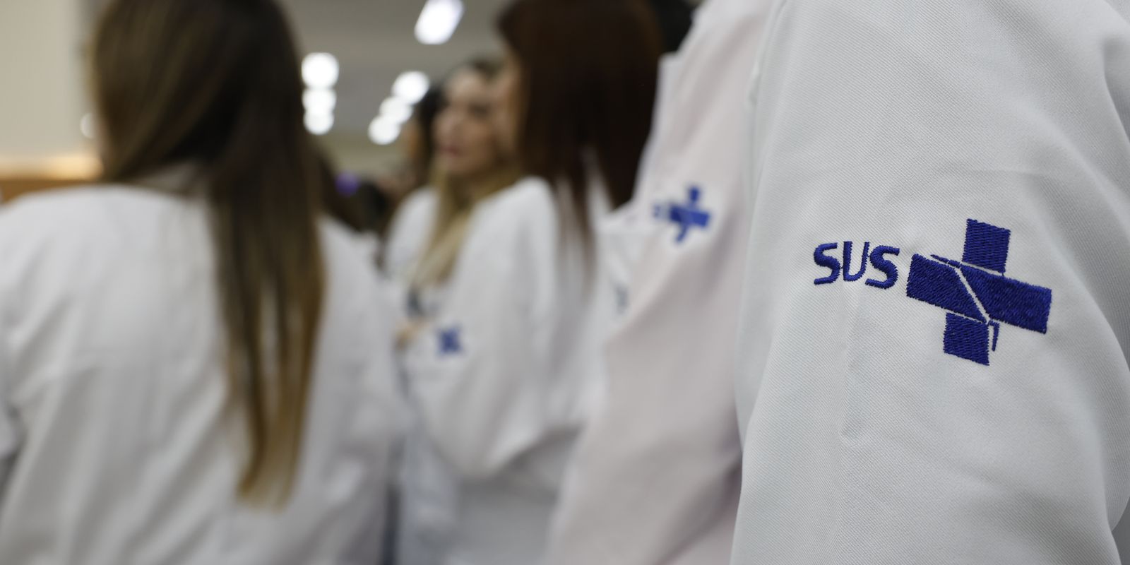 Saúde estende contratos de 676 médicos especialistas no SUS até fevereiro de 2027