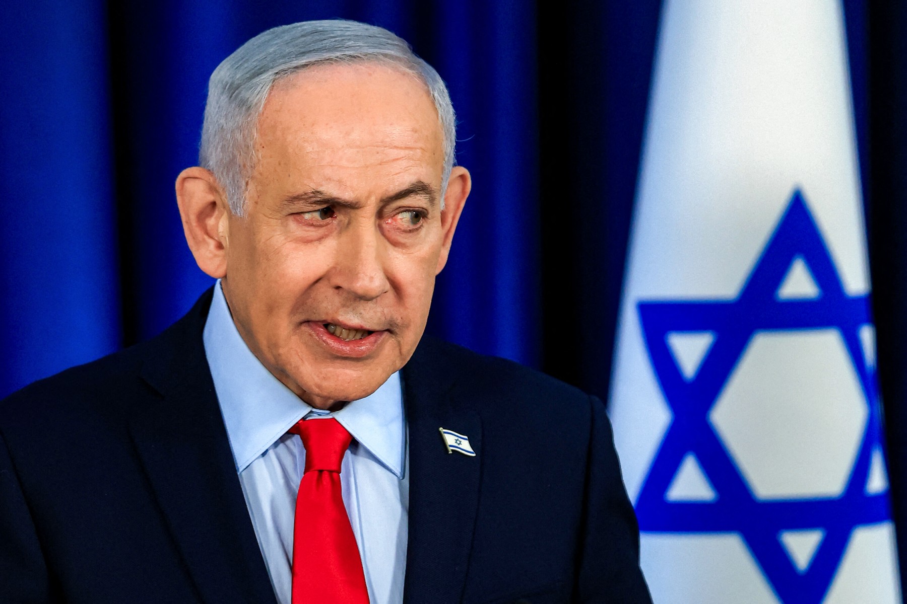 Netanyahu afirma que Irã não terá arma nuclear e ataques intensificam tensões