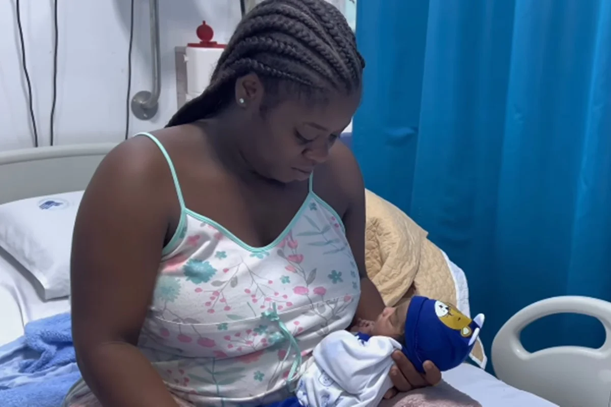 Terremoto de 7,4 na Colômbia: mulher dá à luz em estacionamento de hospital