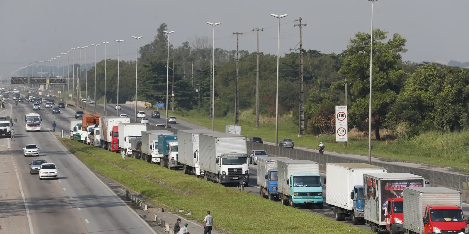 Lei do frete mínimo é sancionada: saiba o que muda no transporte de cargas
