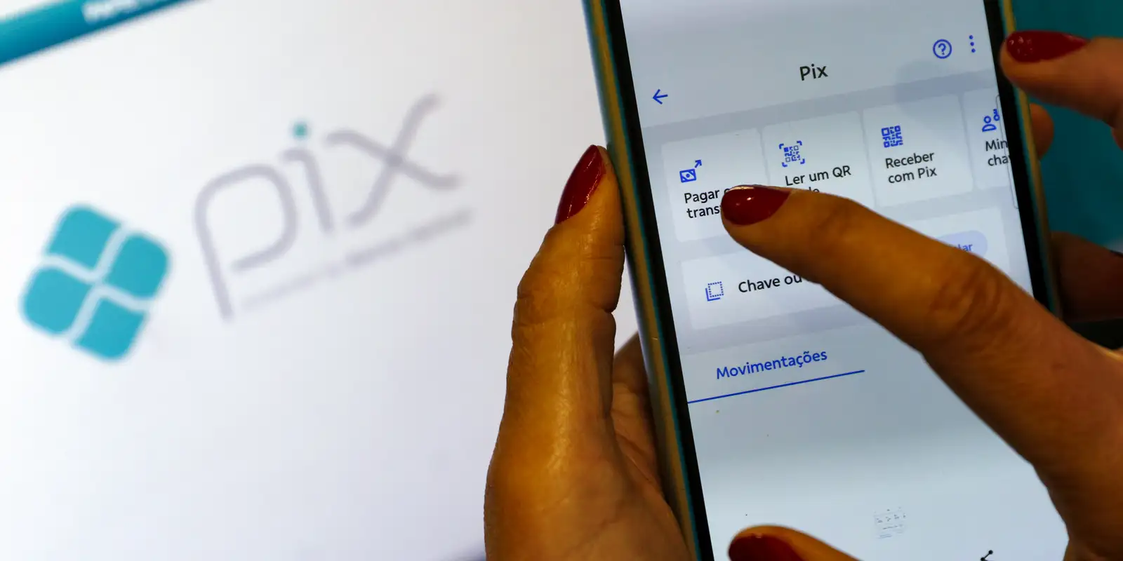 Pix terá novas regras de segurança e cobrança híbrida; contas-salário com Pix Automático