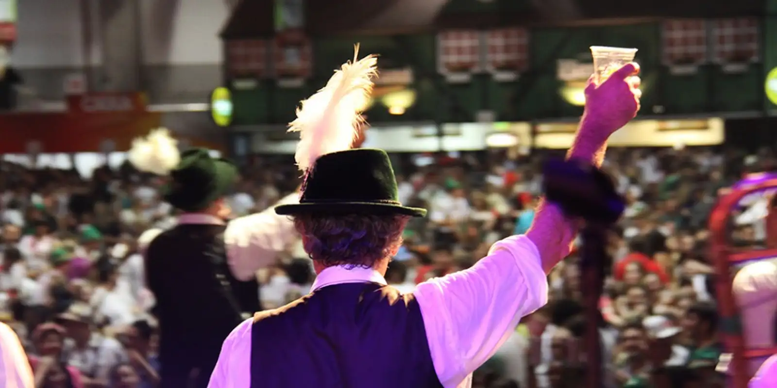 Oktoberfest de Blumenau celebra 41ª edição com atrações, IA e forte impacto econômico